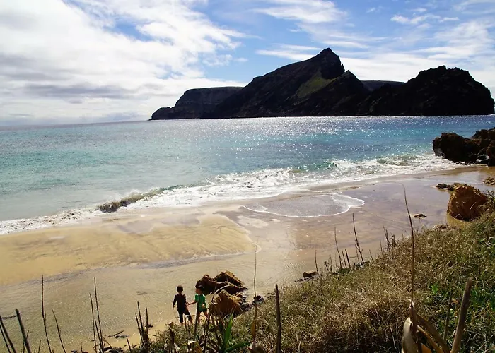 - Pedras Pretas House *